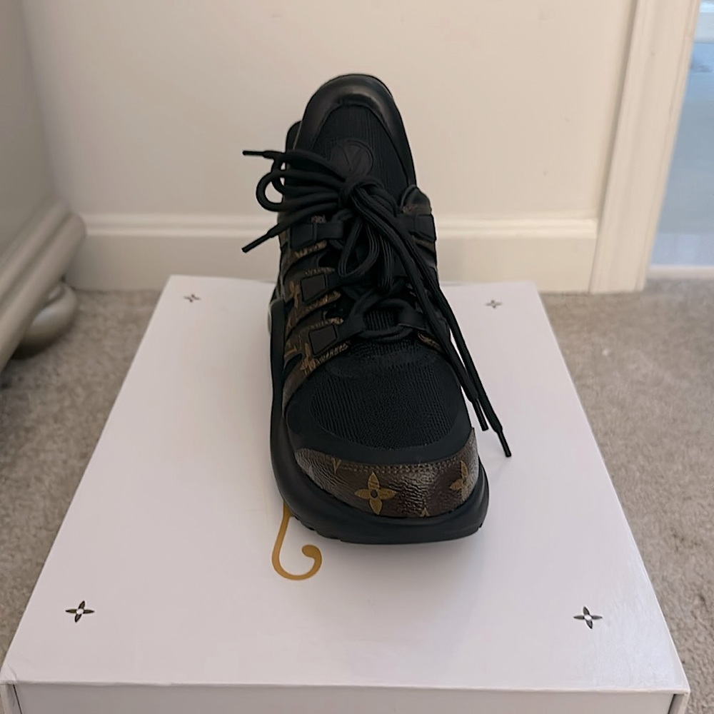 Louis Vuitton - LV Archlight Sneakers - Monogram - Women 39 - BRAND NEW